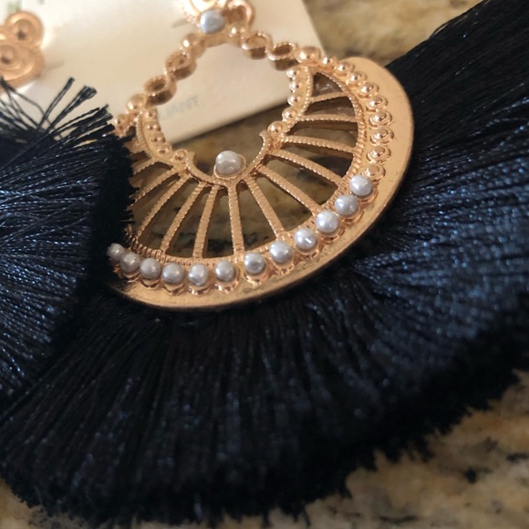 Boho Style Black Gold Pearl Tassel Earrings - Picture 3 of 4
